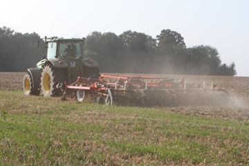 Image de CROSSLAND T70 - Un outil polyvalent pour du travail de 2 à 30 cm